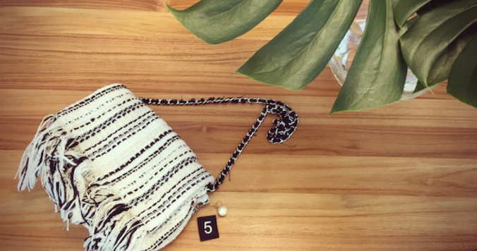 ZARAのチェーンバッグでシンプルコーデを上品に仕上げる