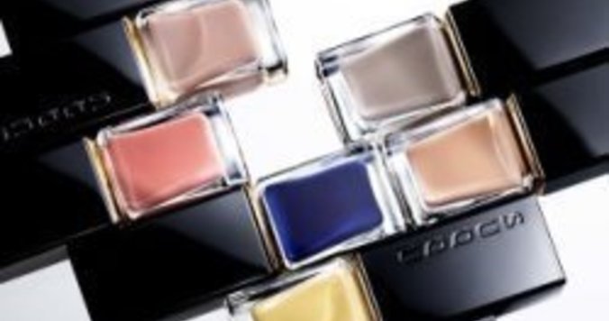  SUQQUの新作ネイルカラーは大人スモーキー