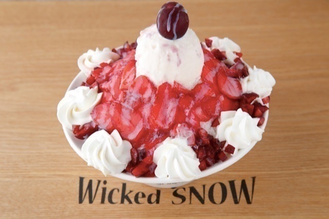 イチゴとチェリーでフルーティ。韓国発かき氷カフェ「Wicked snow」の限定メニュー
