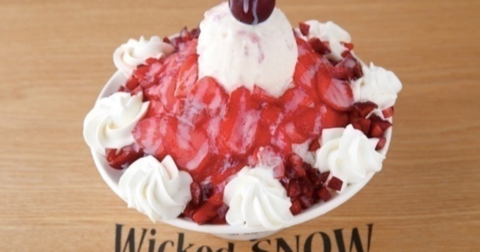 イチゴとチェリーでフルーティ。韓国発かき氷カフェ「Wicked snow」の限定メニュー