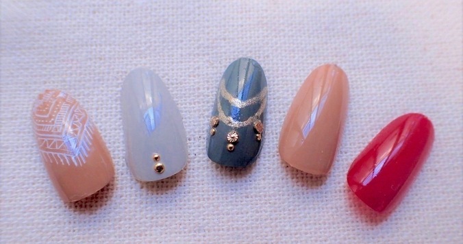 スタンピングネイルの簡単なやり方【マニキュアでセルフネイル】