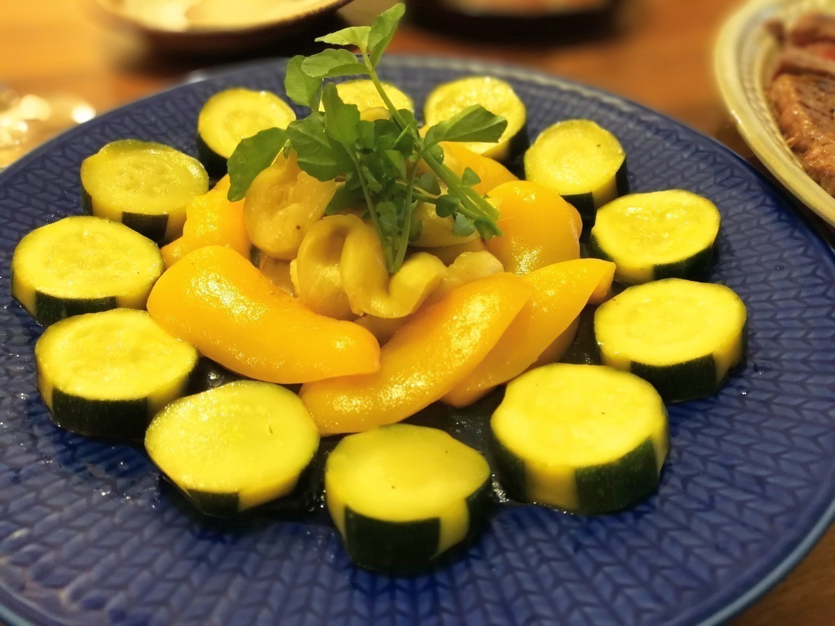 電子レンジで作る夏野菜のマリネ【簡単なのにほめられる！ホムパごはん #５】