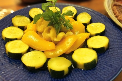 電子レンジで作る夏野菜のマリネ【簡単なのにほめられる！ホムパごはん #５】