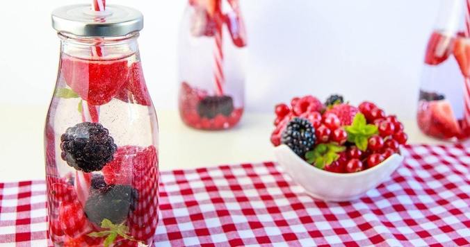 ビタミンCで体の中からたるみ改善を