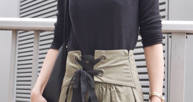 【おしゃれびとスナップ #14】トップスインで叶える大人の洗練コーデ