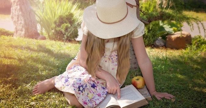 夫や子がいても私は私。自立して生きる、ぬいぐるみ作家の本棚【本棚百景#９】