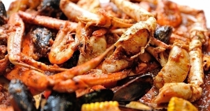 インスタ映えを狙え！　ハロウィンは、豪快に手づかみシーフードを楽しもう