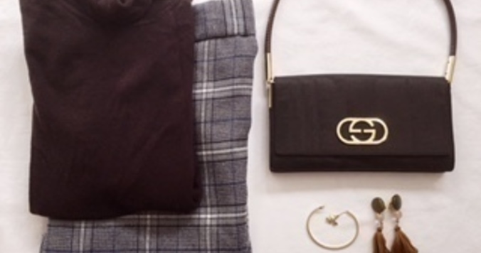 GUのタイトスカートを秋コーデに投入。旬なシルエットが叶います