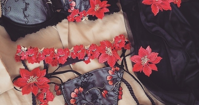 美しいランジェリーをまとう瞬間は幸福感に満ちている