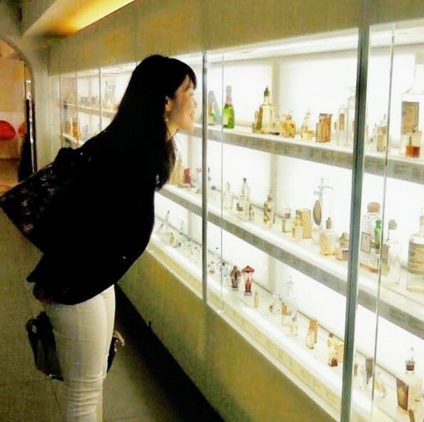 恋にも仕事にも効く。人を惹きつける香り選びの秘訣【三宅志穂】