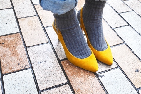 【おしゃれびとスナップ＃20】靴下×パンプスで、レディとガールのあいだ