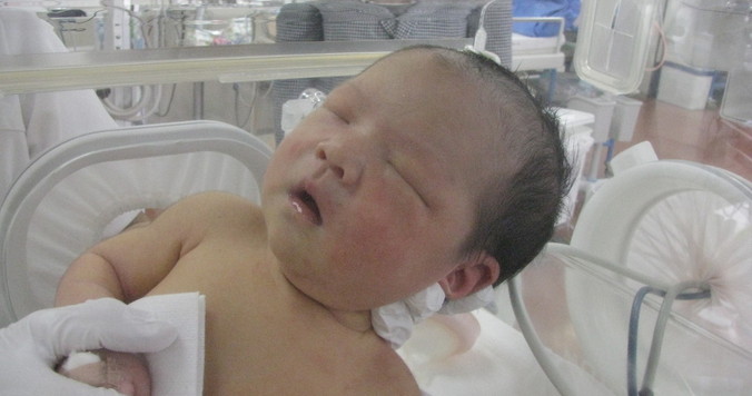 『コウノドリ』第１話――新シリーズのテーマは「お母さんの生き辛さ」