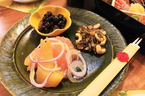 そろそろお節に飽きたなら。簡単リメイクお節三種盛【簡単なのにほめられる!ホムパごはん#7】