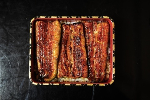 食通なお相撲さんたちの“お気に”を集めた『相撲めし』が食べ歩きに使える!