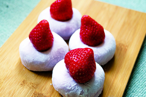 全国の絶品苺を食べくらべ！　いちご大福４種食べくらべセット