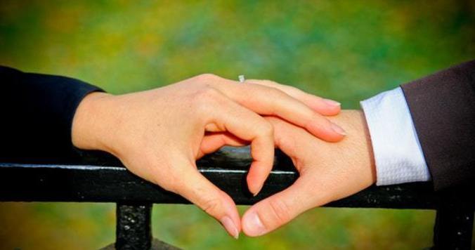 「不倫」を「恋愛関係」と呼ぶ小泉今日子