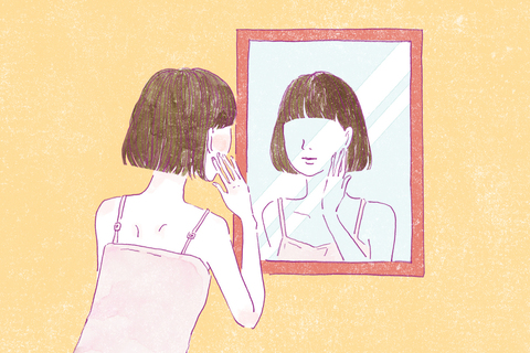 鏡の前に立って、自分の肌と向き合う【わたしを助けてくれる肌ケア】
