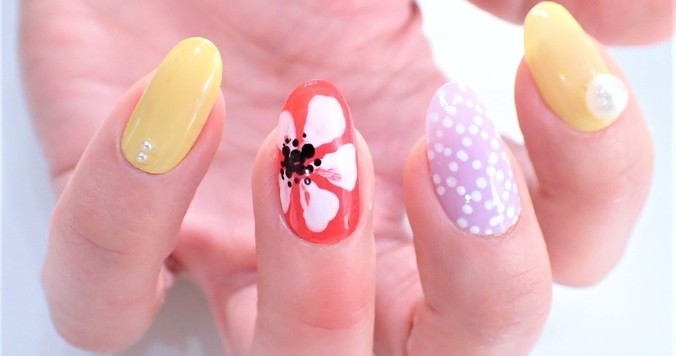 イエロー×レッドでつくる大人春ネイル【マニキュアでセルフネイル】