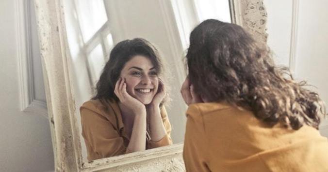 年齢に関係なくいくつになってもモテる女性の特徴