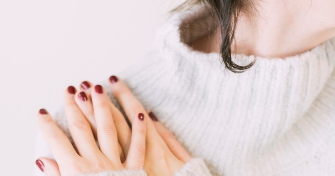 短い頭脳線＆急角の感情線は「ダメ男を選びがち」な手相!?