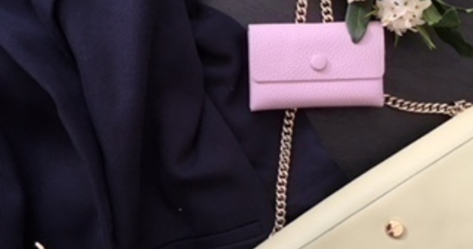 春、華やか色で気分を上げる！　バッグと小物の選び方