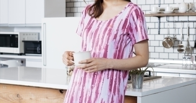 リカバリーウェアのベネクスから、おしゃれな「休養＆睡眠ワンピース」