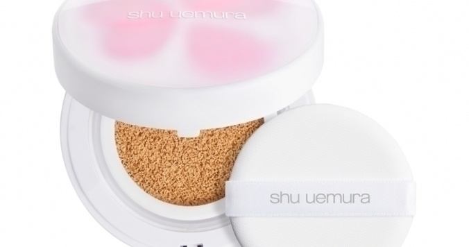 シュウ ウエムラ新作で、なめらかな毛穴レス肌で春を迎える