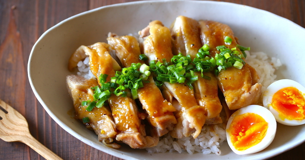 何にでも使える万能調味料「めんつゆ」を使った簡単レシピ3選(麺でも丼でもおかずでも)