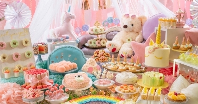 ゆめかわいい、パステルカラーのスイーツビュッフェ