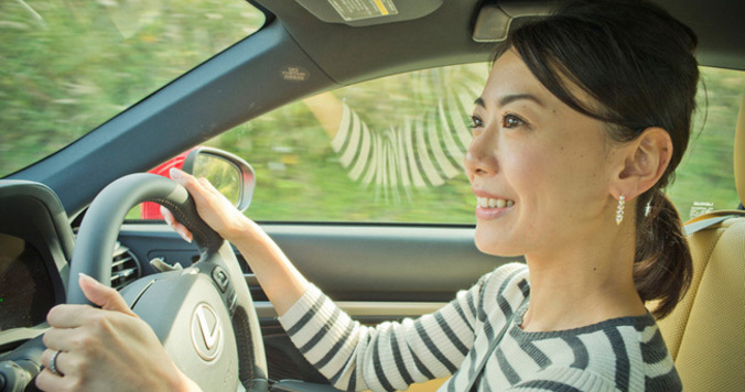 NAVI CARS編集長がDRESSな女とドライブデート恋人選びより楽しいクルマ選び LEXUS RC300h