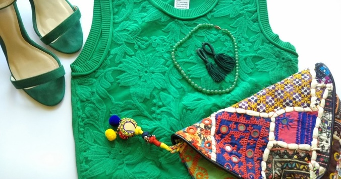 ノースリニット×クラッチバッグは細見え効果があると思う。