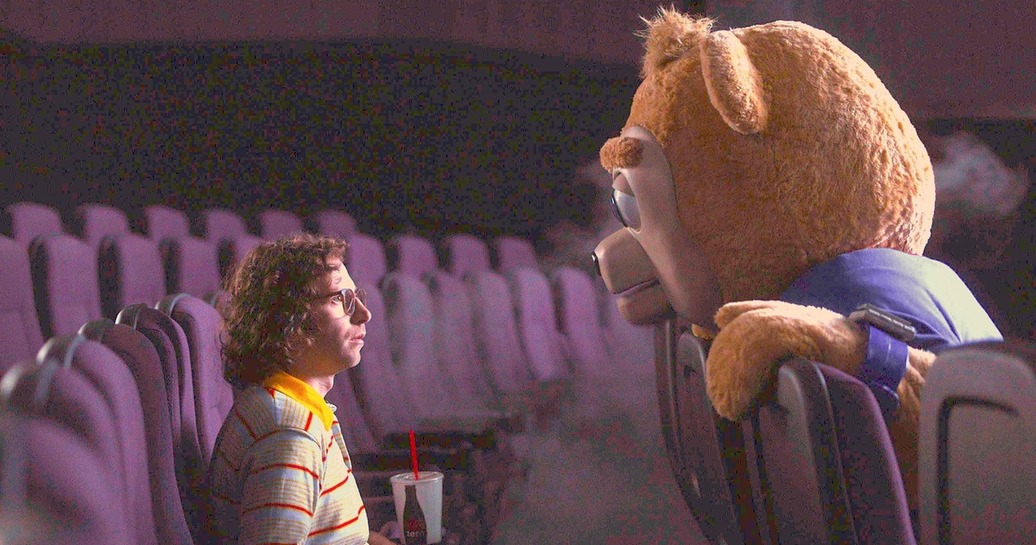 レトロ可愛い映画『ブリグズビー・ベア』の一風変わった魅力とは?
