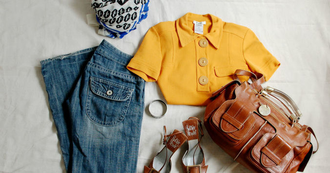 きれい色トップスは、サプリメントのように着こなして