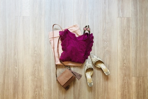 ZARAのパンツで魅せる、大人のピンクワントーンコーデ