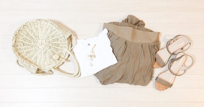 UNIQLOドレープクルーネックTが大人上品。１枚で抜け感が叶います