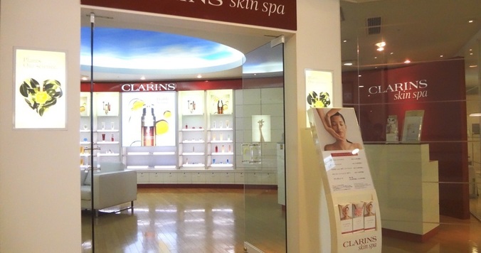 フランス女性の美の秘密。関西のクラランス エステティック サロンでエレガンスをまとう