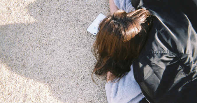 他人の目にさらされる恋愛。それでも私たちは風邪を引くように恋に落ちる