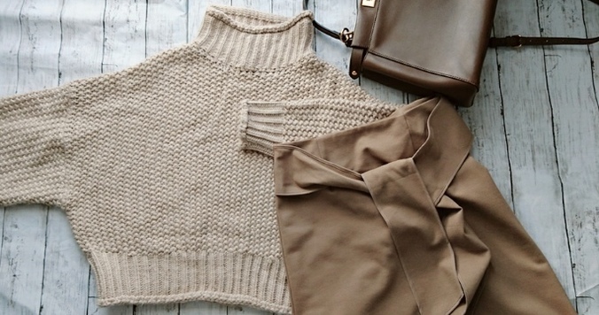 H&Mのチャンキーニットが素敵。ベージュ系グラデーションできれいめ大人コーデ