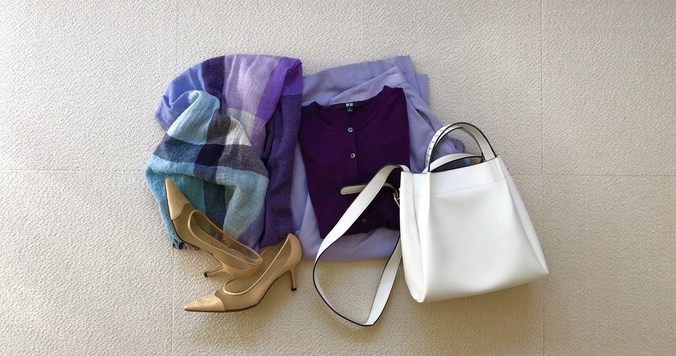 UNIQLOクルーネックカーディガンで楽しむ、パープルのグラデーションコーデ