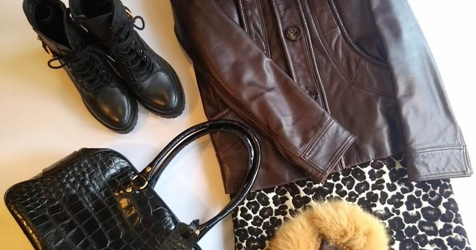 小物使いが大人っぽい。ファーアイテムの粋な取り入れ方