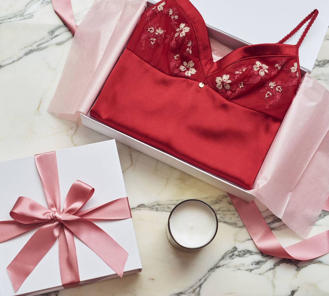 「平成最後のクリスマス」のマストバイアイテム!? 赤ランジェリーが続々発売に