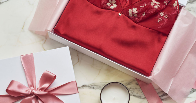 「平成最後のクリスマス」のマストバイアイテム!?　赤ランジェリーが続々発売に