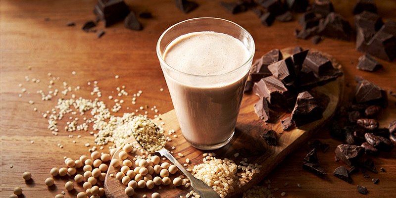 チョコ味が新登場。100%植物性「ボタニカルライフプロテイン」