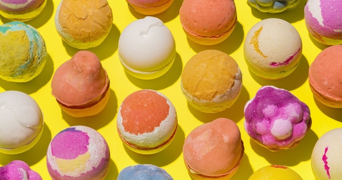 スイーツみたいにかわいい！　LUSHのバスボムがオンラインでも限定発売