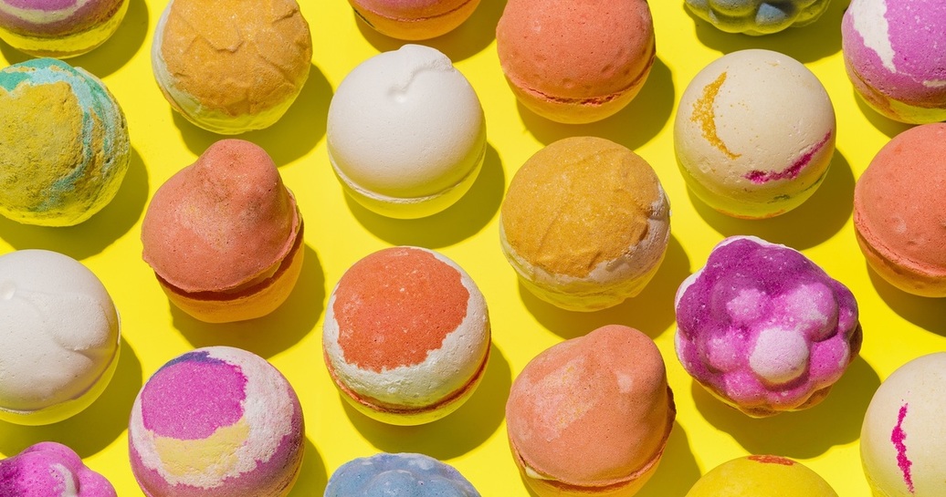 スイーツみたいにかわいい! LUSHのバスボムがオンラインでも限定発売