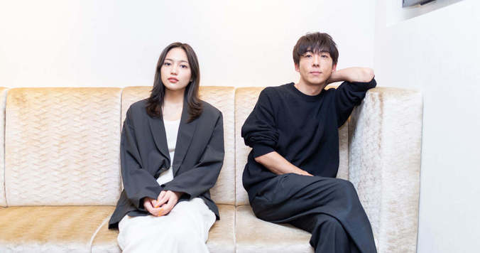 【高橋一生×川口春奈】心のドアを開け放して築かれた、ふたりの関係