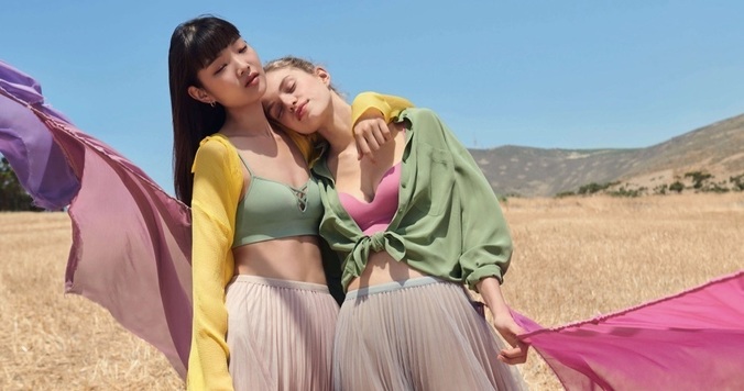 心地よいNEWノンワイヤーブラが３タイプ。AMOSTYLE BY Triumphから