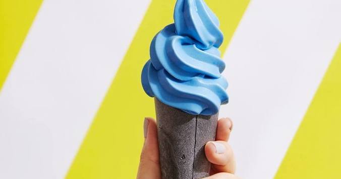 真っ青な「ヴィーガン生ソフトクリーム」が新登場！