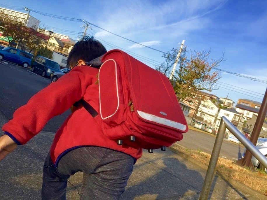 息子が赤やピンクのランドセルを欲しがった。親はどうする?
