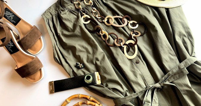 ワンピースはアクセサリーで盛る！　単調にならない夏コーデのコツ